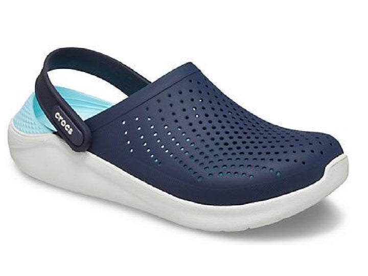 Zuecos Crocs LiteRide para mujer en color azul marino con suela blanca y correa ajustable