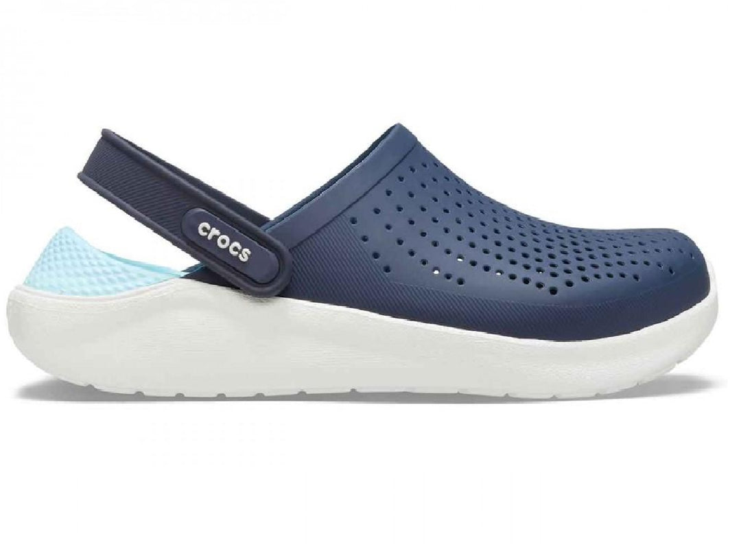 Zuecos Crocs LiteRide para mujer en color azul marino con suela blanca y correa ajustable