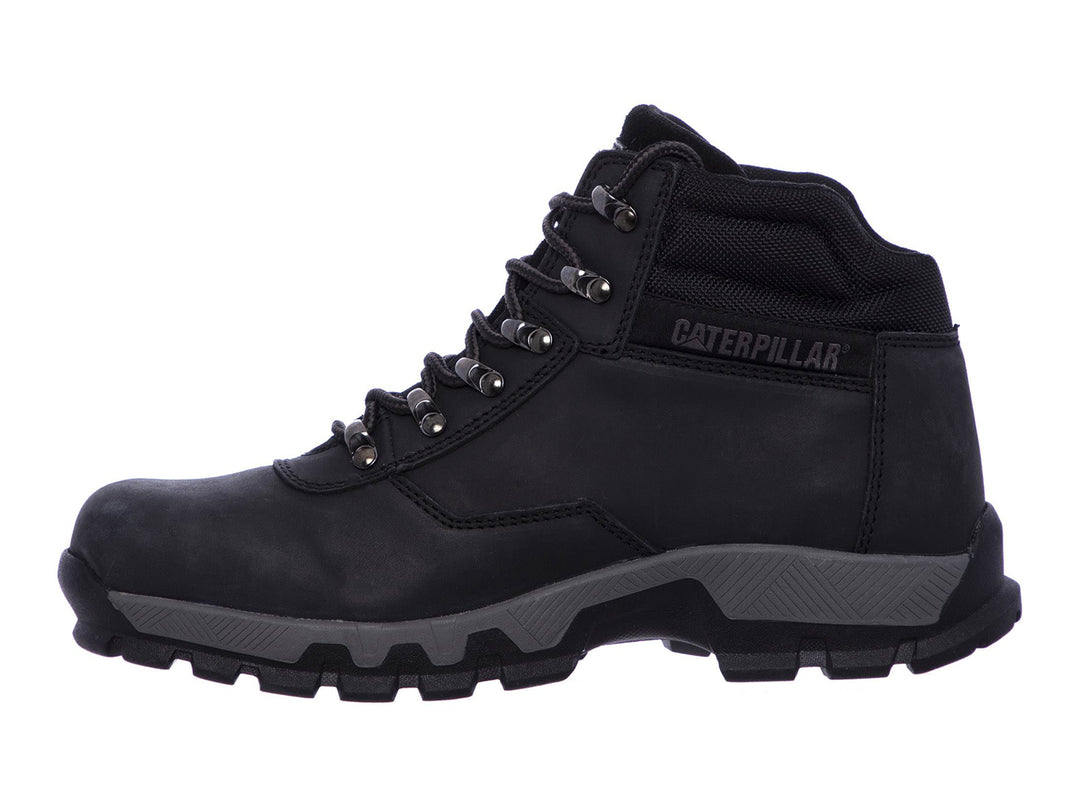 Bota de cuero negro Caterpillar con suela robusta y cordones.