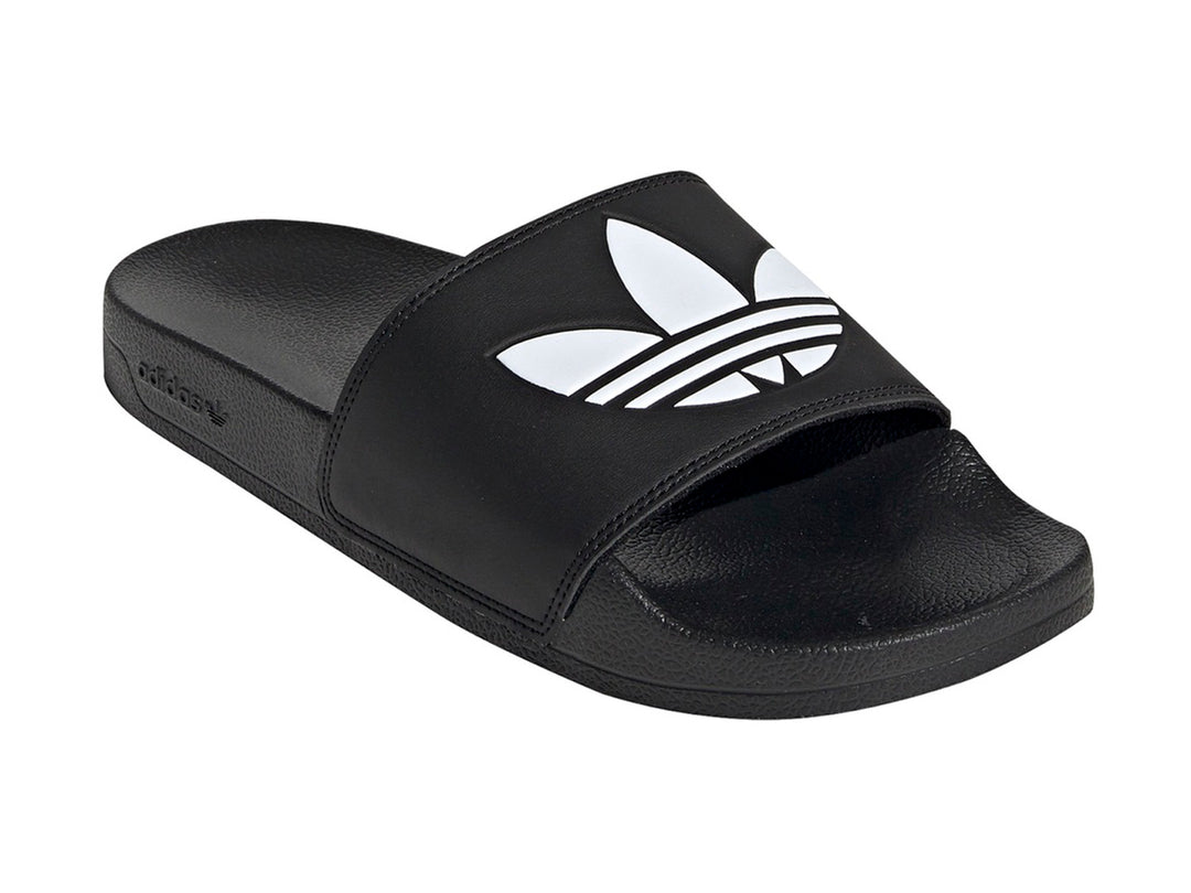 Sandalia Adidas Adilette Lite en color negro con logo blanco en la banda superior.