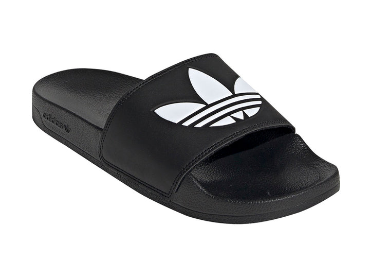 Sandalia Adidas Adilette Lite en color negro con logo blanco en la banda superior.