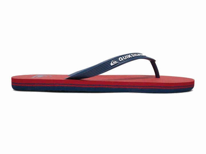 Sandalias Quiksilver en colores rojo y azul con diseño plano y casual.