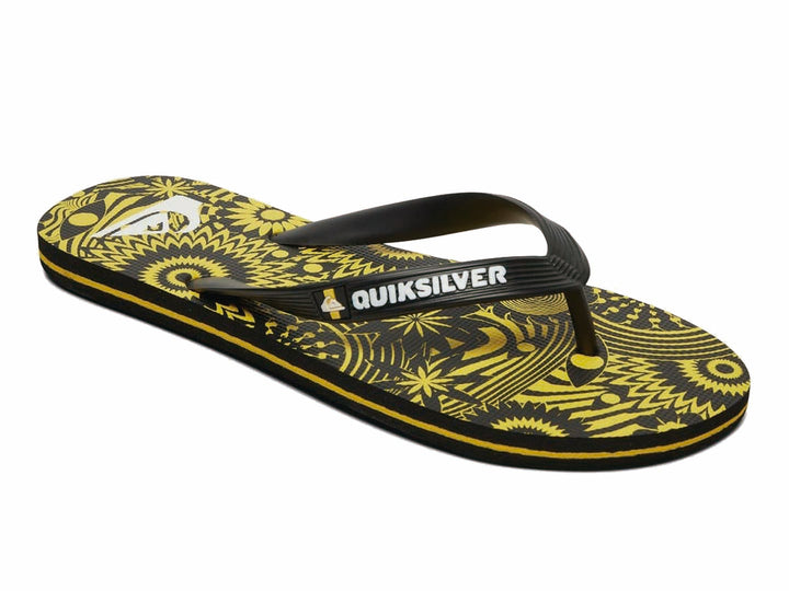 Sandalias Quiksilver negras con detalles y rayas en color amarillo.