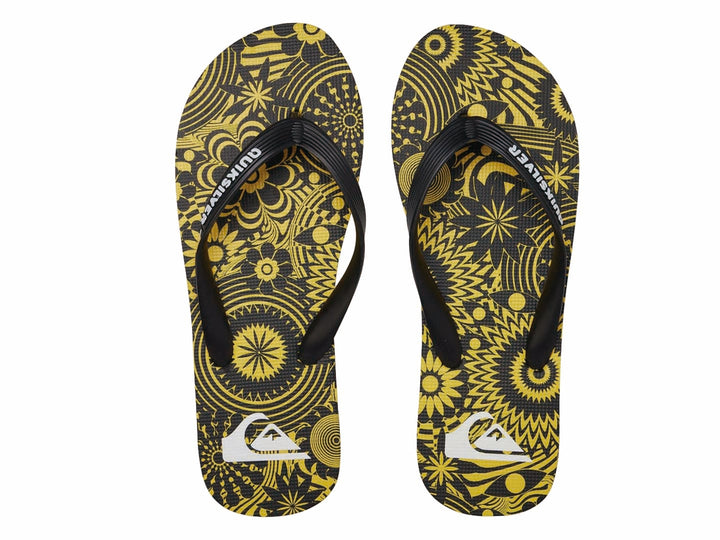 Sandalias Quiksilver negras con detalles y rayas en color amarillo.