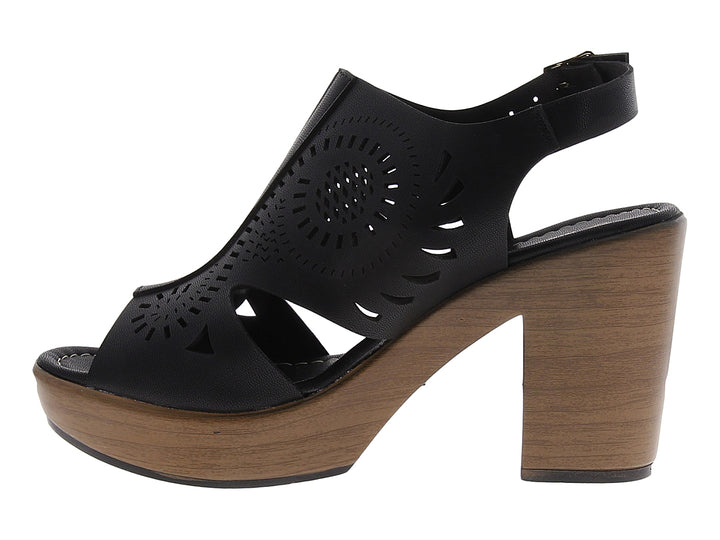 Sandalia negra para mujer con tacón y plataforma de madera y detalles calados.