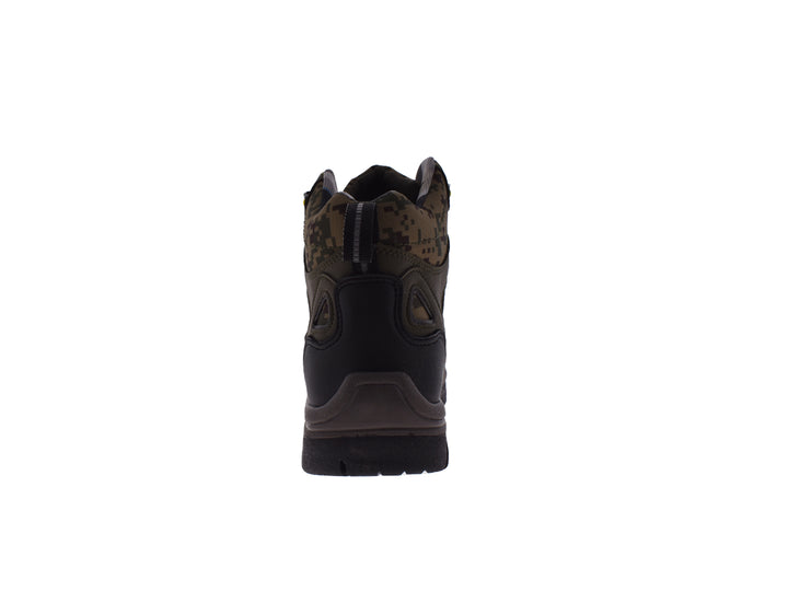 Bota deportiva color verde militar con patrón de camuflaje y suela negra robusta.