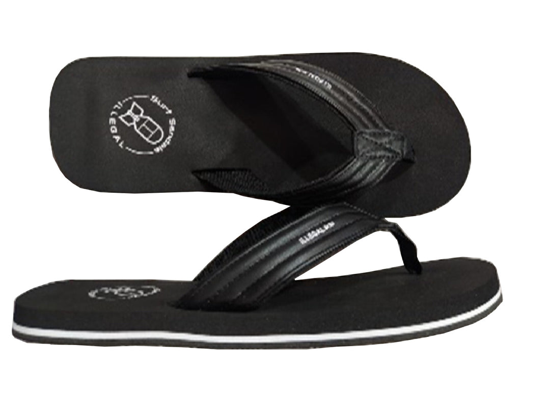 Sandalias negras para hombre marca Illegal con suela plana y una línea blanca lateral.