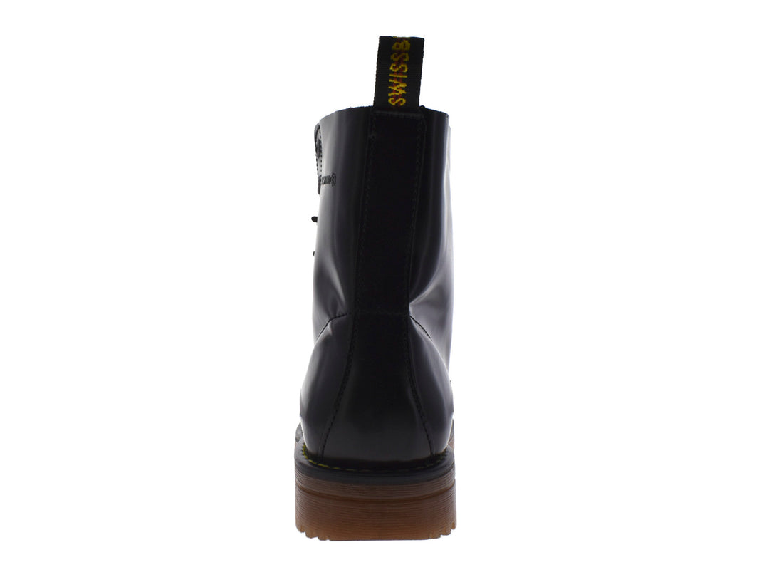 Bota de piel negra con cordones y suela track color café.