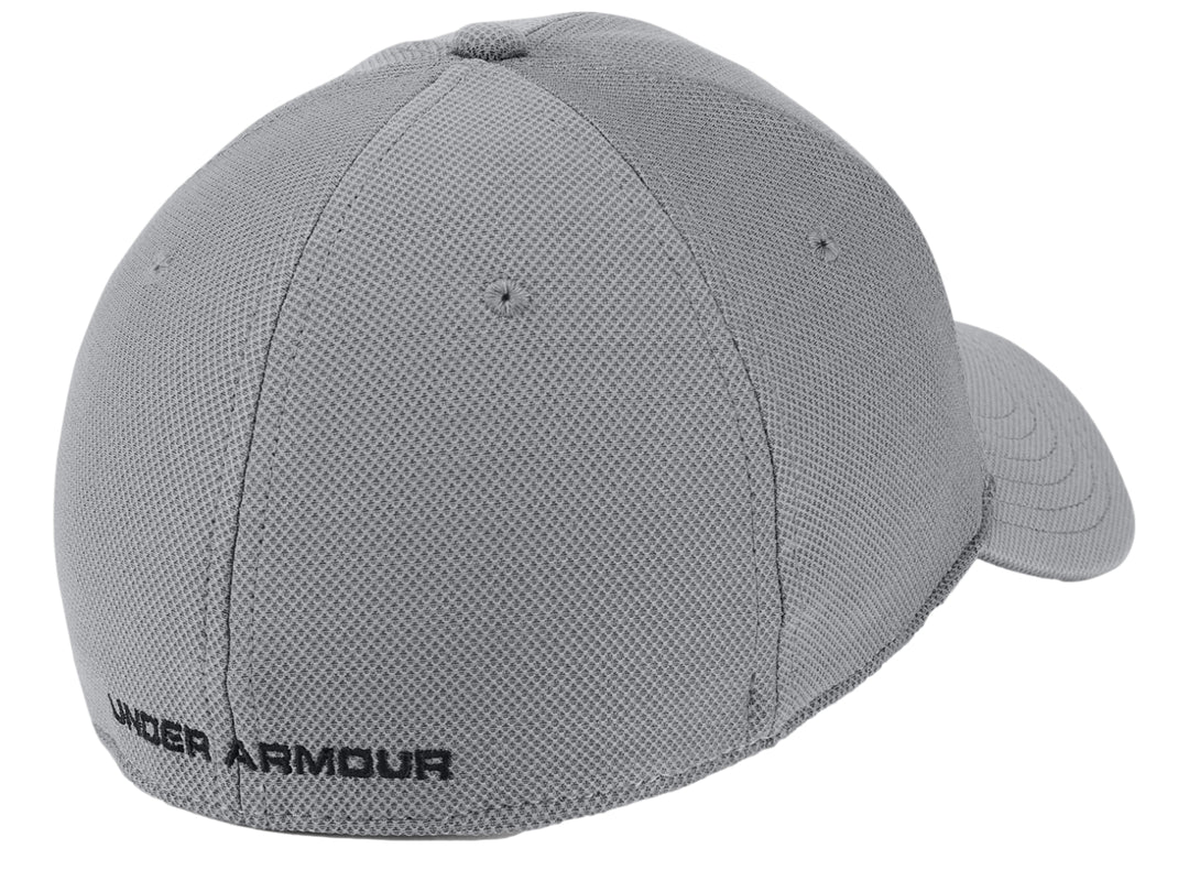 Gorra Under Armour color gris grafito con logotipo negro frontal.