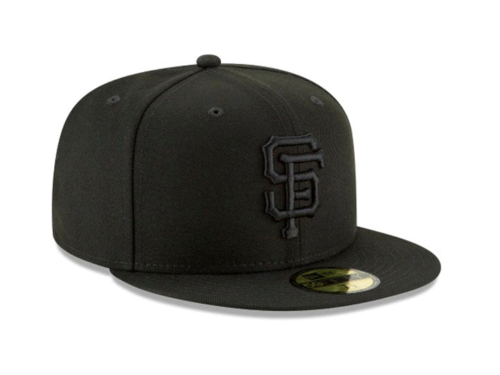 Gorra de béisbol New Era color negro con logotipo de San Francisco Giants bordado al frente.