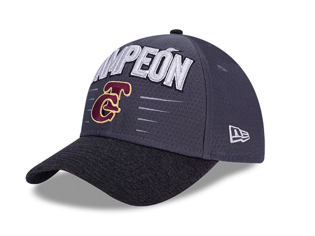 Gorra de béisbol New Era color gris con texto bordado CAMPEÓN en blanco.