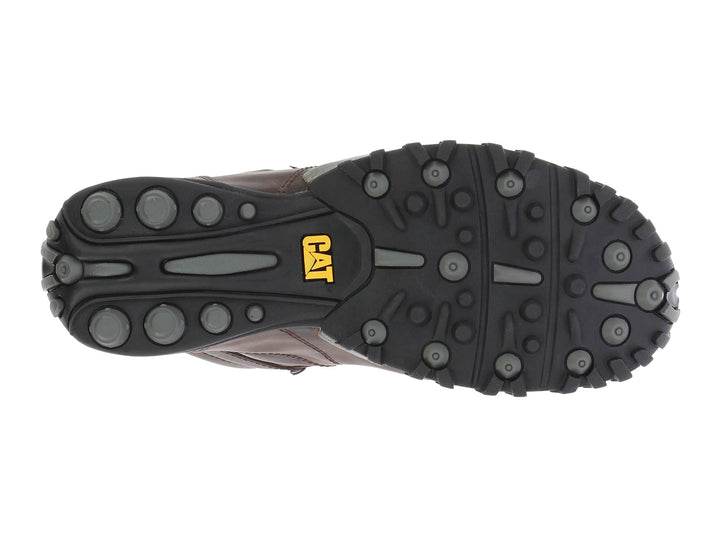 Bota Caterpillar Adventure para hombre en color marrón con suela gris y cordones.