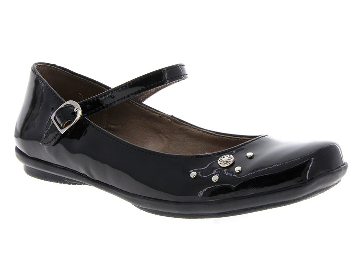 Zapato escolar plano color negro brillante con correa y hebilla para mujer.