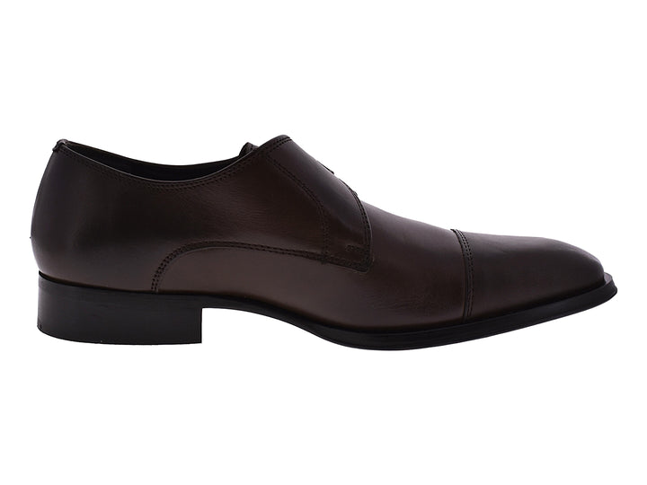 Zapatos de cuero color café espresso con hebilla plateada para hombre.