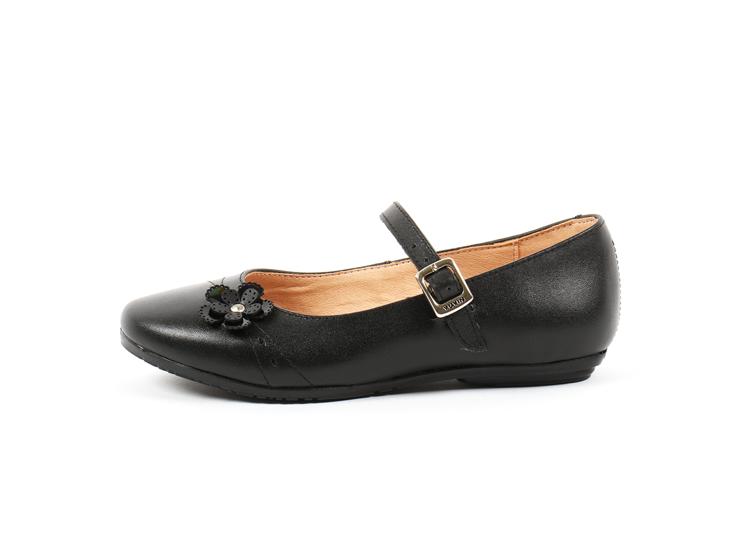 Zapatos negros tipo Mary Jane para niña con adorno de flor y correa con hebilla.