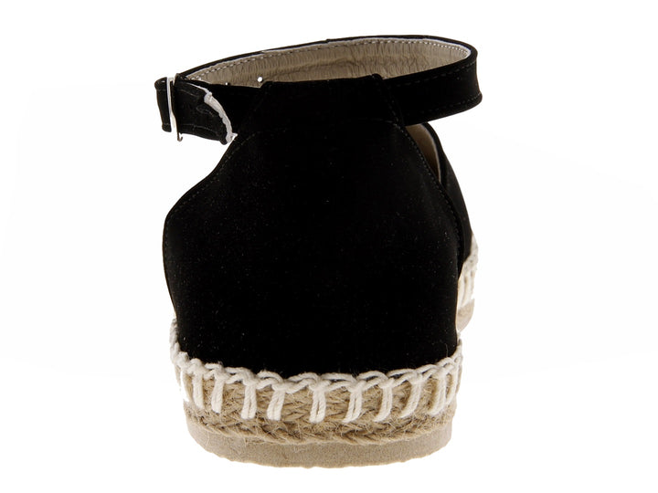 Sandalias negras tipo alpargata con suela de cuerda y correa al tobillo con hebilla.