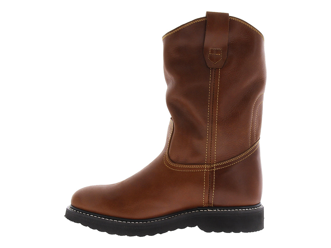 Bota de cuero color miel con suela negra y costuras decorativas.