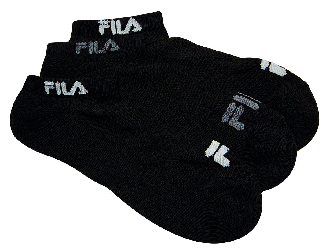 Set de tres pares de calcetines negros con el logotipo de FILA en color blanco.