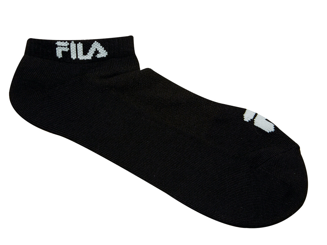 Set de tres pares de calcetines negros con el logotipo de FILA en color blanco.
