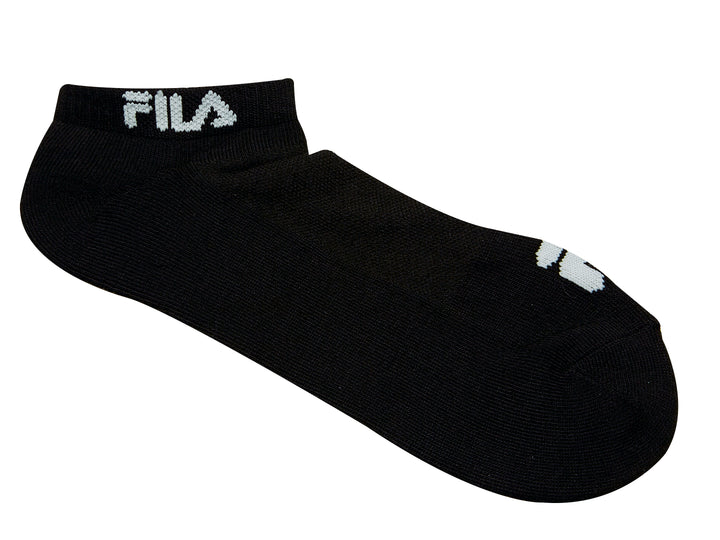 Set de tres pares de calcetines negros con el logotipo de FILA en color blanco.