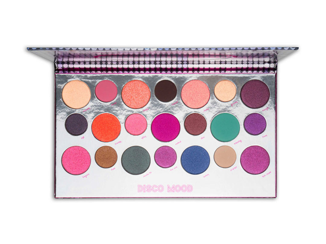 Paleta de sombras Pink Up Disco Mood con 21 tonos multicolor en estuche rectangular plateado.