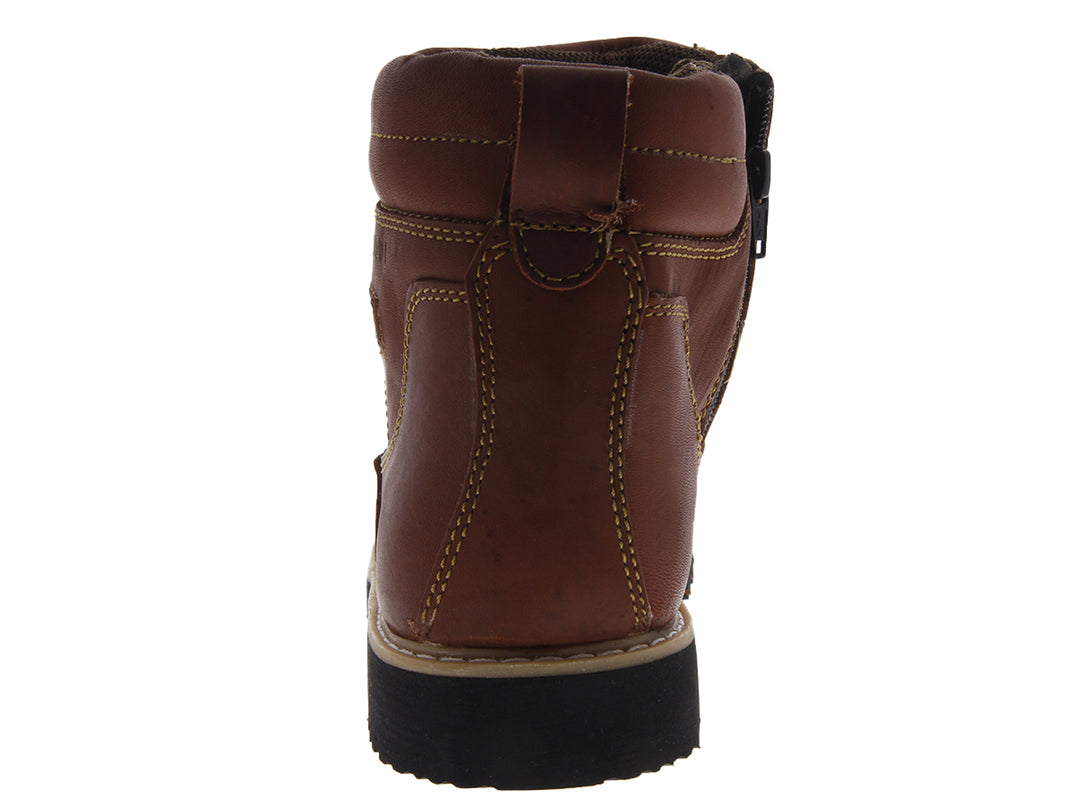 Bota industrial de piel color marrón con cierre lateral y suela de hule negra.