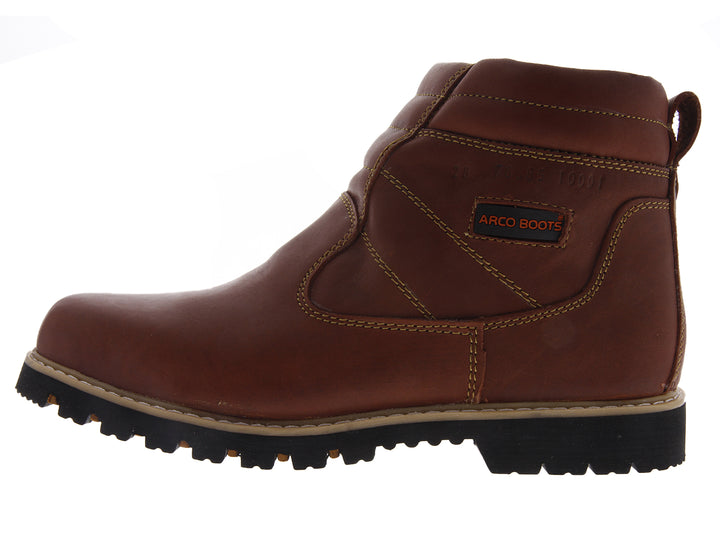 Bota industrial de piel color marrón con cierre lateral y suela de hule negra.