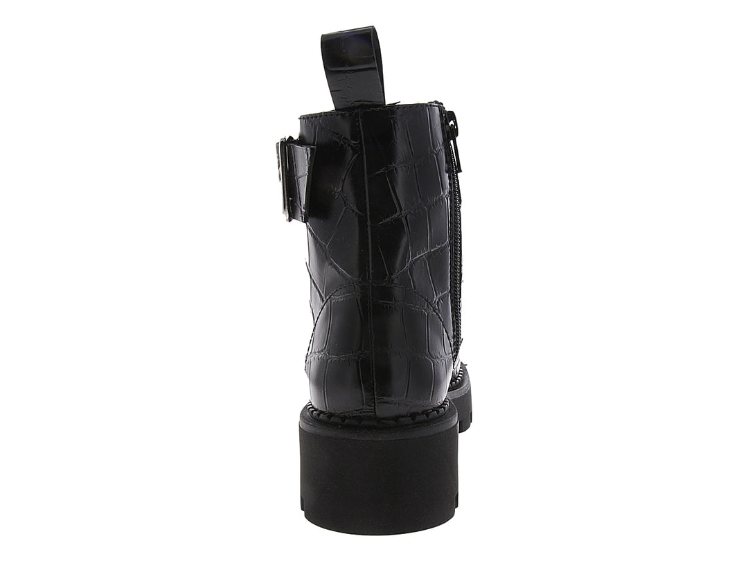 Botas combat negras para mujer con textura de cocodrilo, suela track y detalles metálicos en plata.