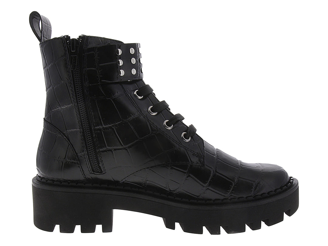 Botas combat negras para mujer con textura de cocodrilo, suela track y detalles metálicos en plata.