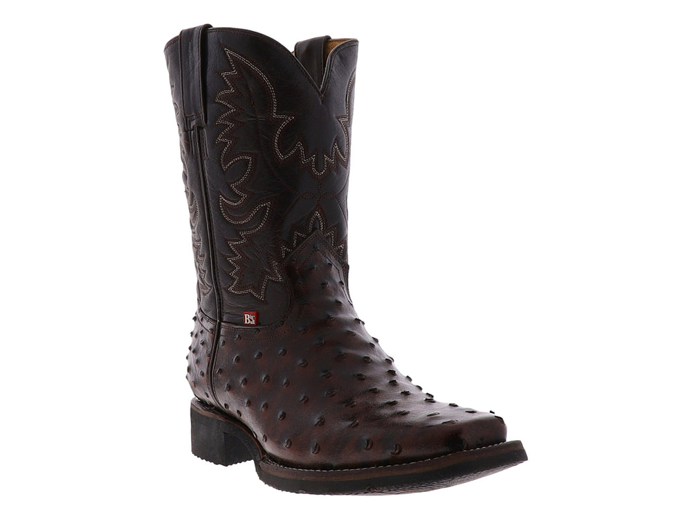 Bota vaquera de piel de avestruz color chocolate con bordados decorativos y suela negra.