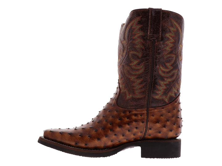 Botas vaqueras para hombre en cuero de avestruz color brandy con bordados decorativos en la caña.