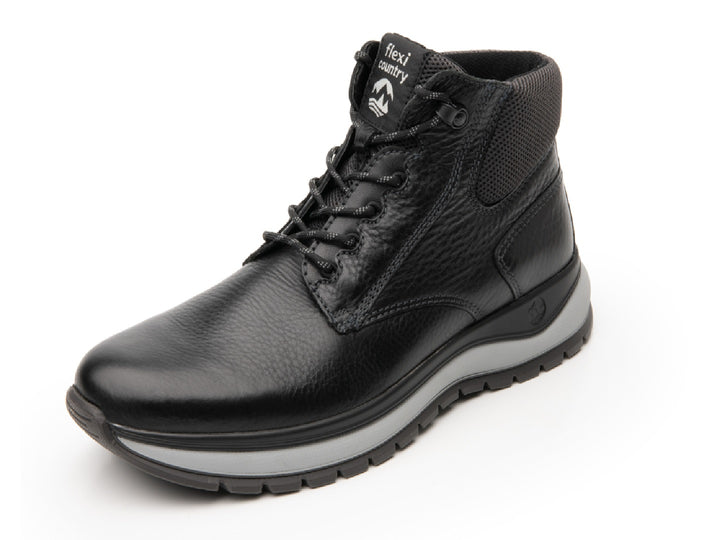 Bota Flexi Randall Country para hombre en color negro con suela gris y acabado en cuero.