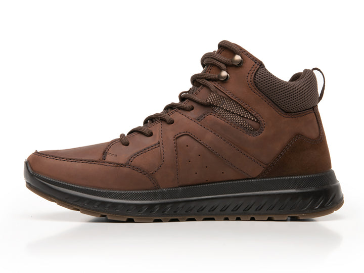 Botas Flexi Country para hombre en color marrón con suela negra y cordones.
