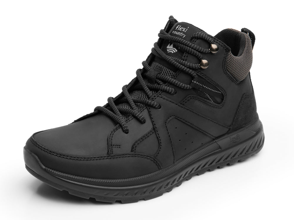 Zapato deportivo Flexi color negro con suela texturizada y cordones.