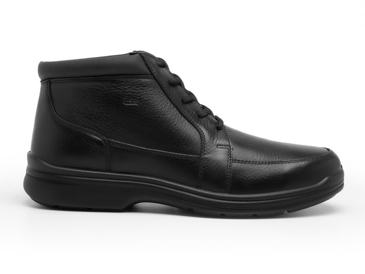 Zapato botín Flexi Yacht para Hombre en color negro de cuero con agujetas.