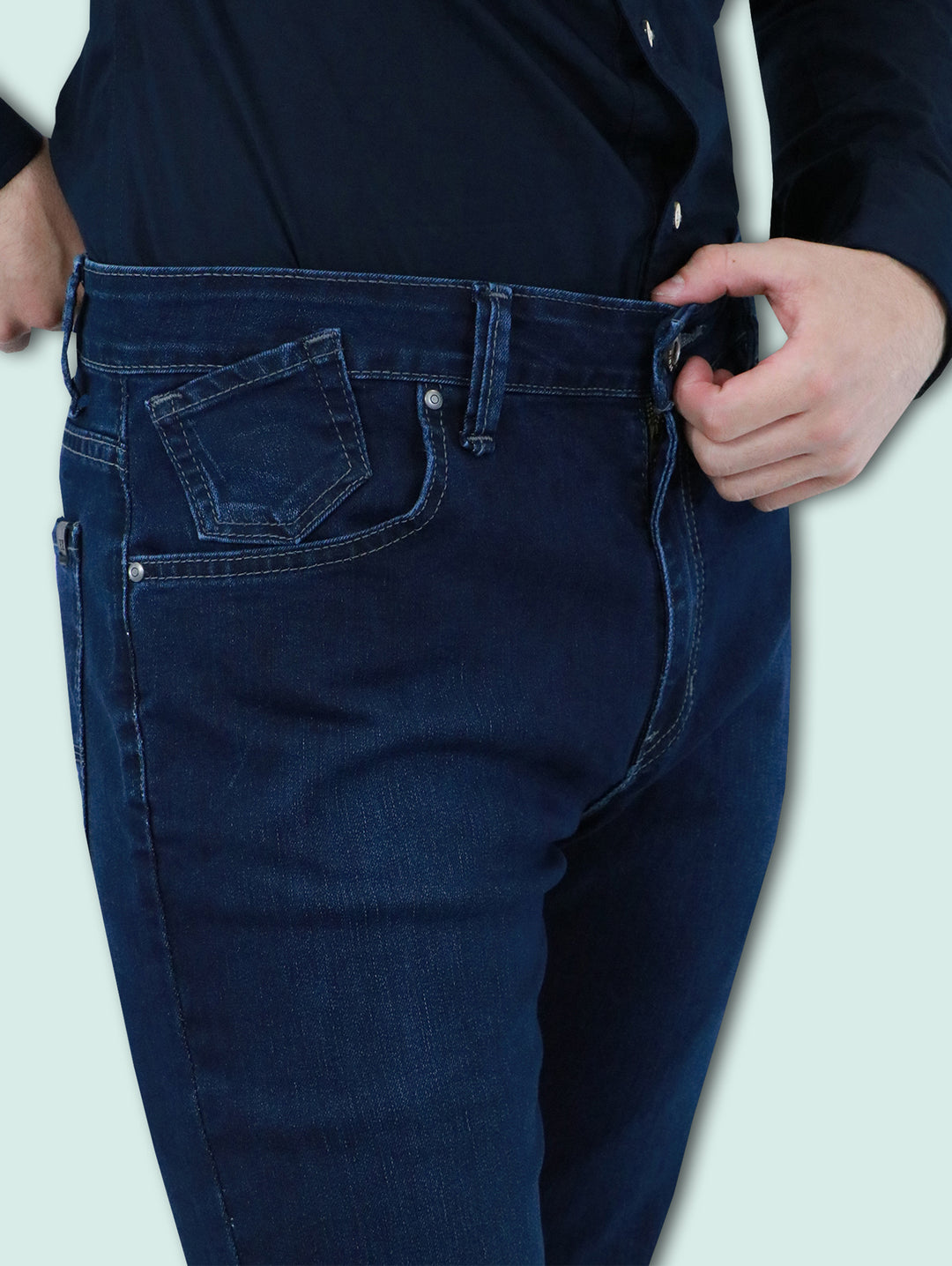 Jeans para Hombre en color azul oscuro Dark Stone de estilo casual.