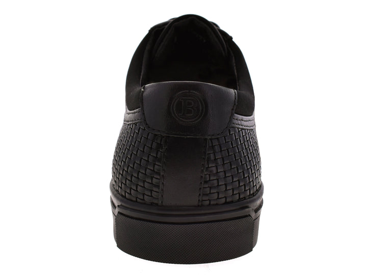 Par de tenis negros Brantano Stark para hombre con detalle tejido en los laterales y suela plana.