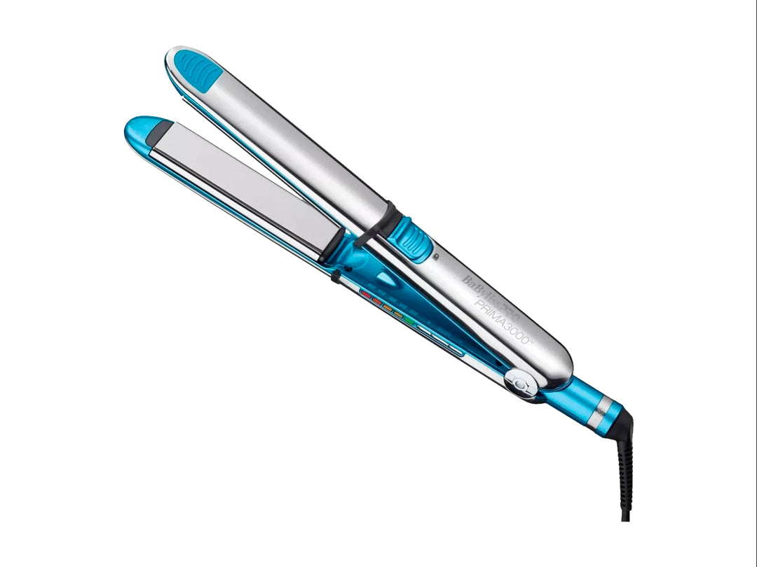 Alaciadora BaByliss Optima 3000 en color azul con placas de nano titanio plateadas.
