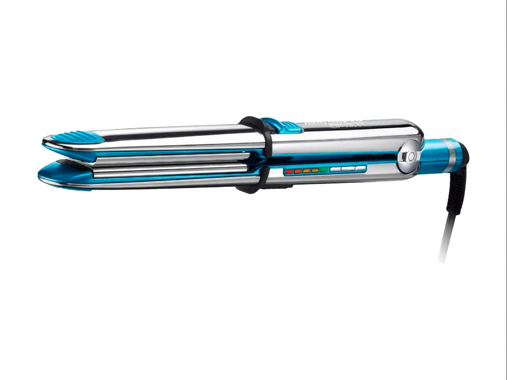Alaciadora BaByliss Optima 3000 en color azul con placas de nano titanio plateadas.