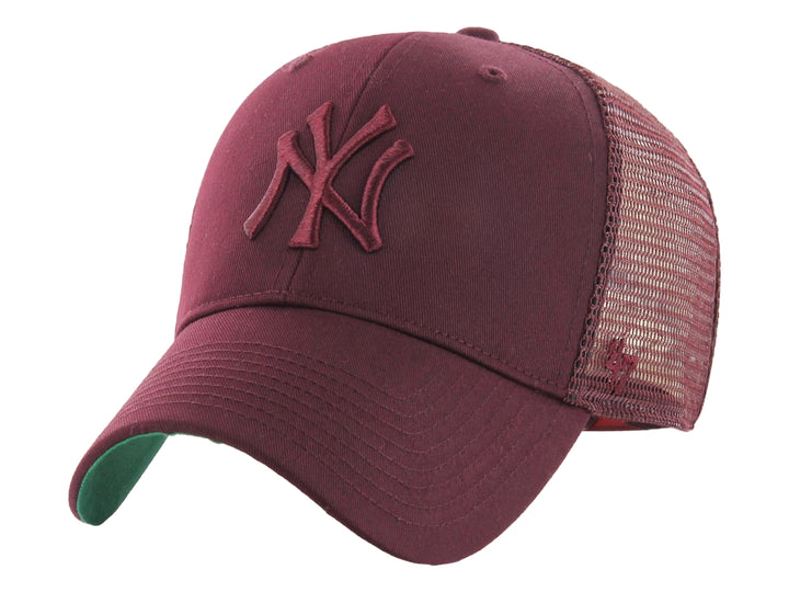 Gorra de béisbol color marrón oscuro con logo de NY Yankees y panel trasero de malla.