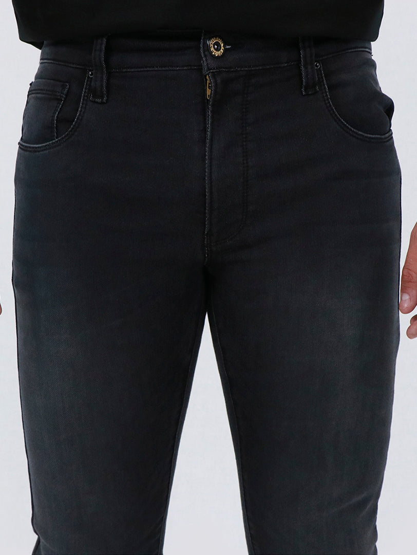 Pantalón negro ajustado modelo Justin de la marca Furor para hombre.