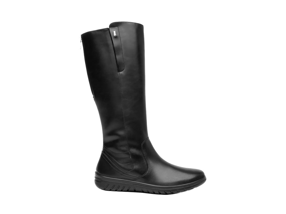 Bota Flexi Yulisa para mujer en color negro, de caña alta y acabado liso con cierre lateral.