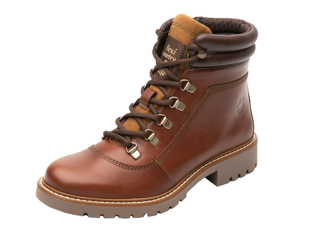 Botas Flexi Aldara para mujer en color whisky, de cuero con agujetas y suela track.