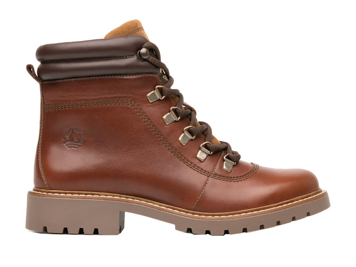 Botas Flexi Aldara para mujer en color whisky, de cuero con agujetas y suela track.