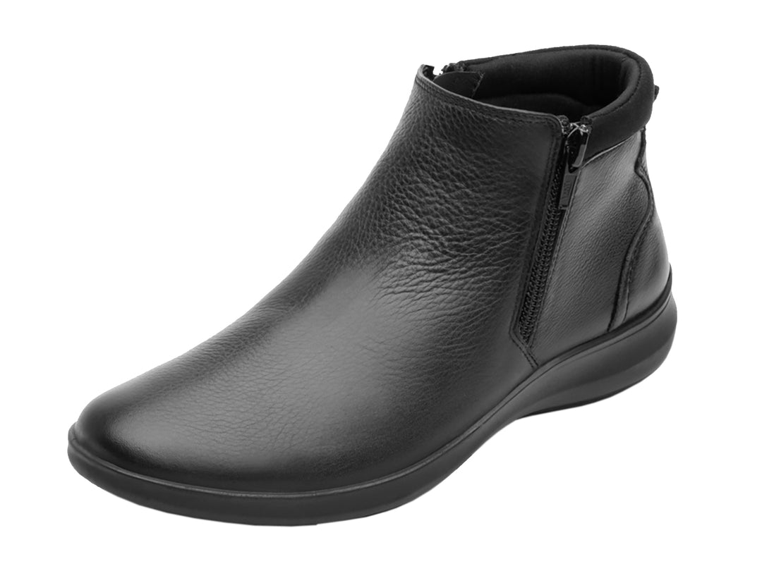 Botín negro de cuero para mujer con cierre lateral y suela cómoda.