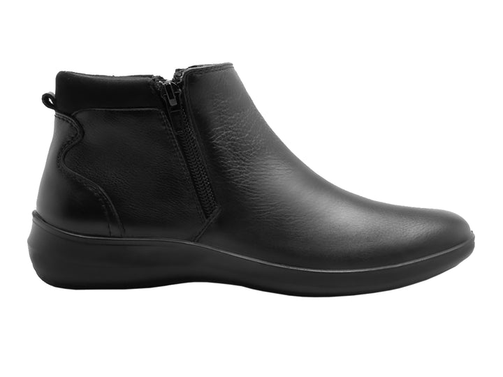 Botín negro de cuero para mujer con cierre lateral y suela cómoda.