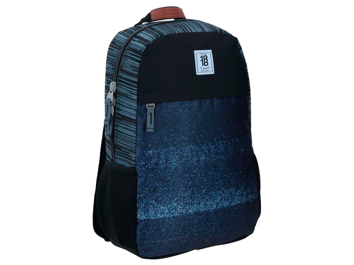 Mochila escolar infantil Chenson en colores negro y azul oscuro con diseño texturizado.