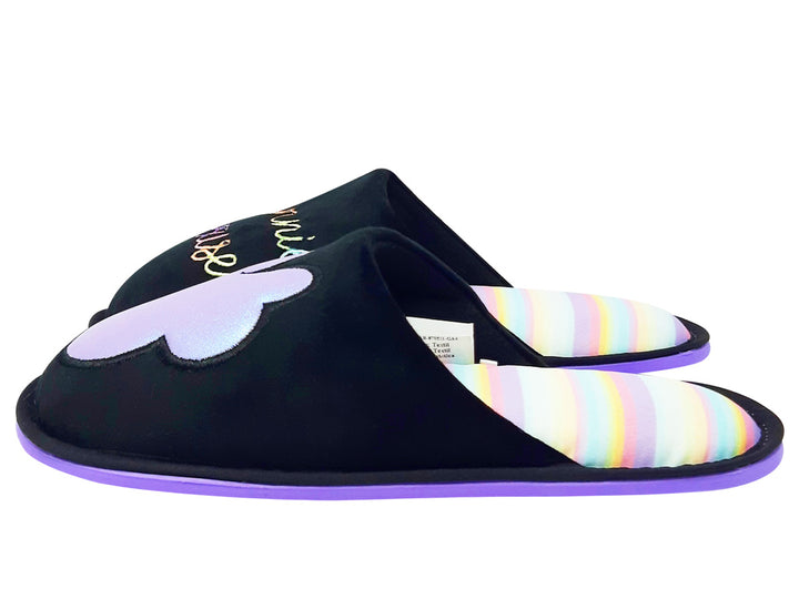Pantuflas negras para mujer con interior de rayas multicolores y diseño de Minnie Mouse.