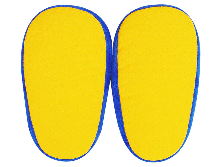 Pantuflas amarillas y azules con diseño de personajes Minions para niño.