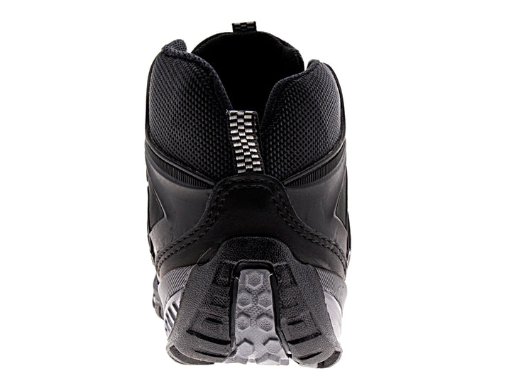 Botas negras BOOST 546 para niño con detalles en gris y cordones blancos.
